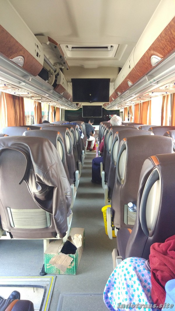 Dua Led Tv Di Bus Pariwisata Indo Trans